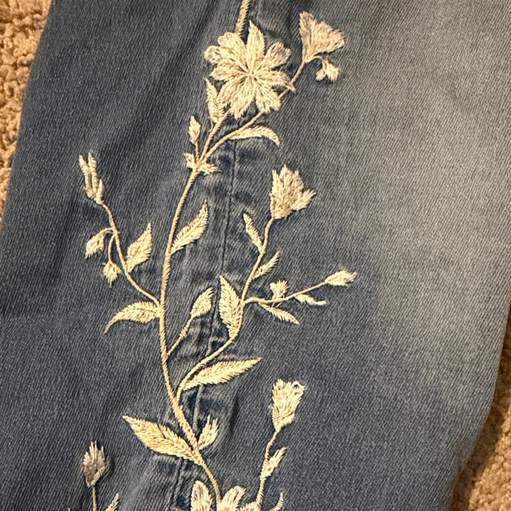 Driftwood Jean Floral Embroidered Jogger - Picture 4 of 5